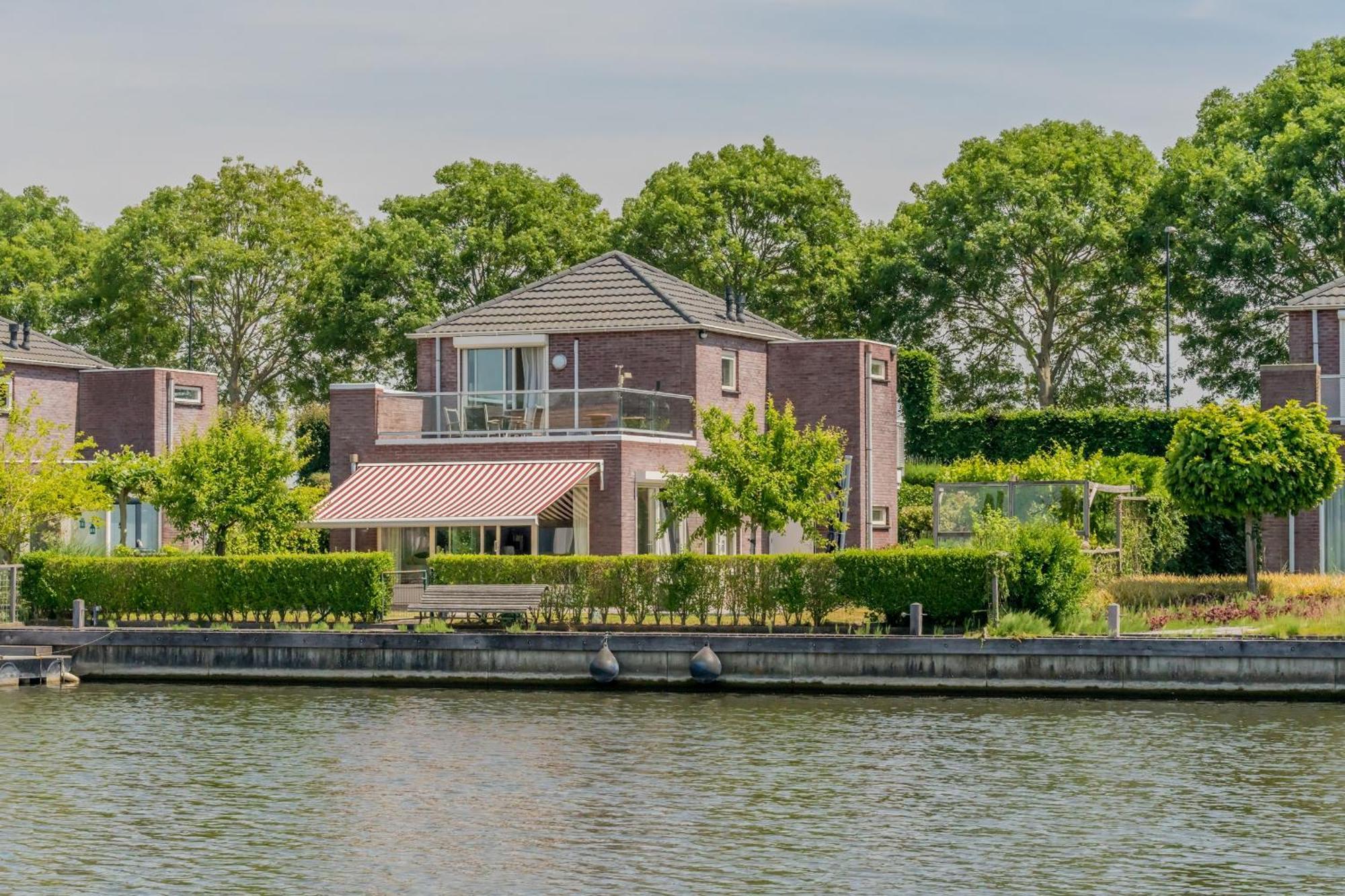 Nautic Rentals - Marinapark Oude-Tonge Exteriér fotografie